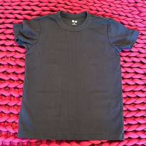 Uniqlo Basic Tee